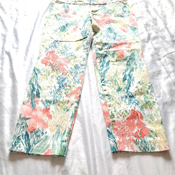Old Navy | Colorful white pixie mid rise women's pant - Picture 3 of 12
